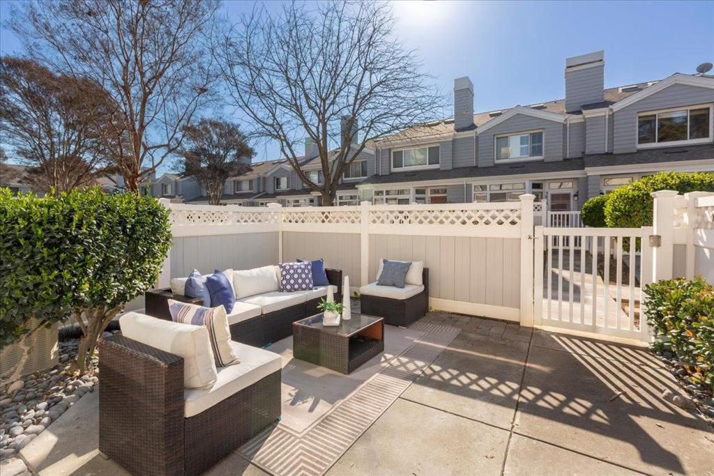 Image 8 of property listing at 3627 Cabernet Vineyards Circle, San Jose, CA 95117