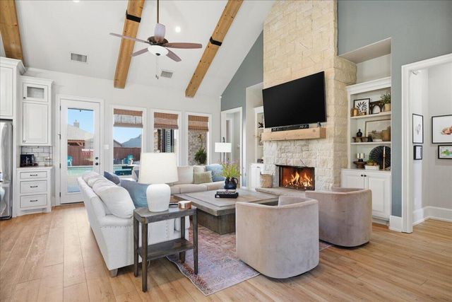 1202 N 14th Place, Wolfforth, TX 79382