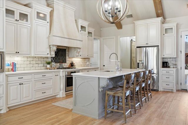 1202 N 14th Place, Wolfforth, TX 79382