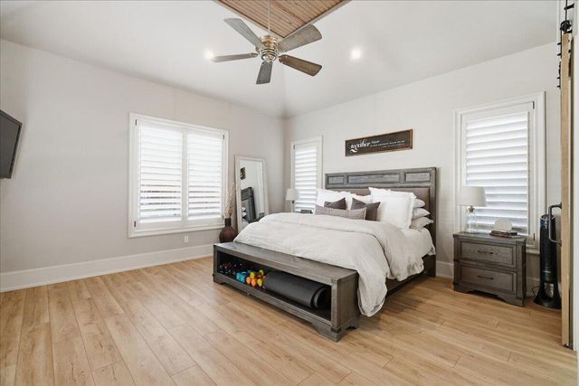 1202 N 14th Place, Wolfforth, TX 79382