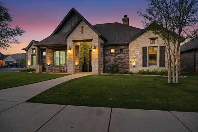 1202 N 14th Place, Wolfforth, TX 79382