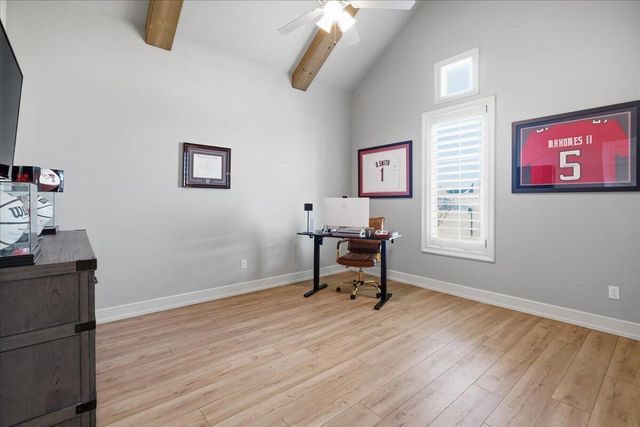 1202 N 14th Place, Wolfforth, TX 79382