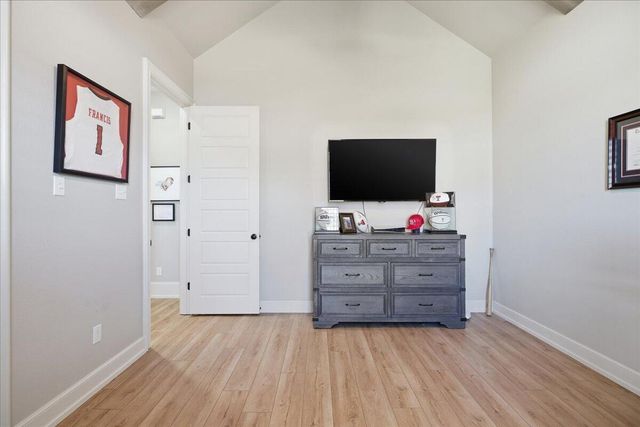 1202 N 14th Place, Wolfforth, TX 79382