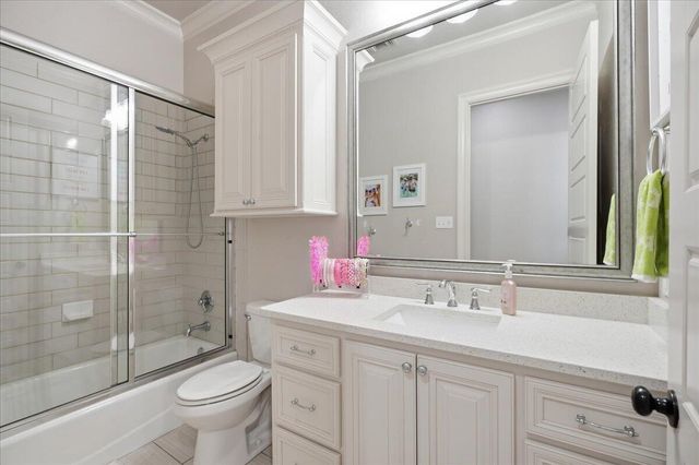 1202 N 14th Place, Wolfforth, TX 79382