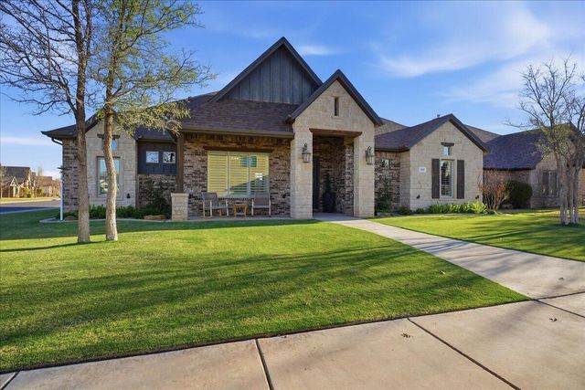 1202 N 14th Place, Wolfforth, TX 79382