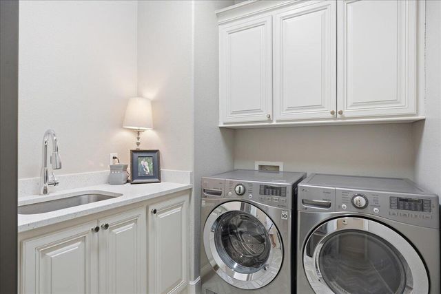 1202 N 14th Place, Wolfforth, TX 79382