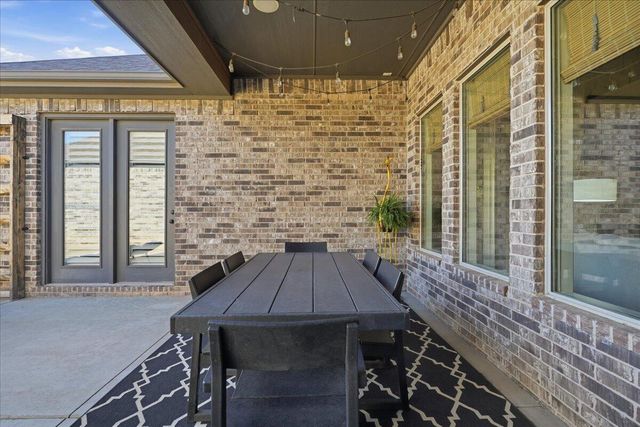 1202 N 14th Place, Wolfforth, TX 79382