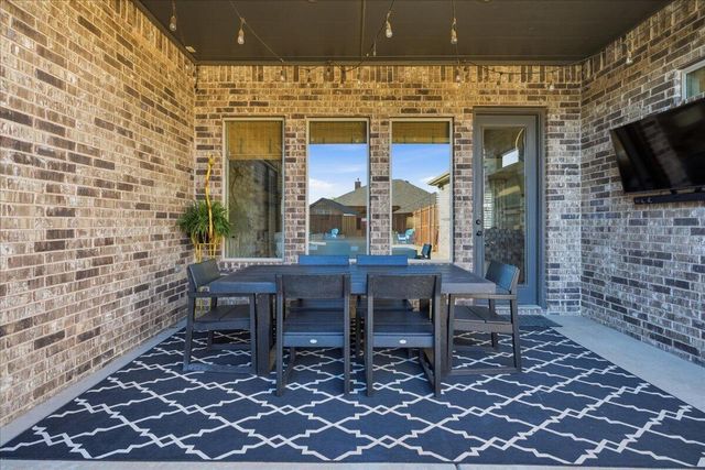 1202 N 14th Place, Wolfforth, TX 79382