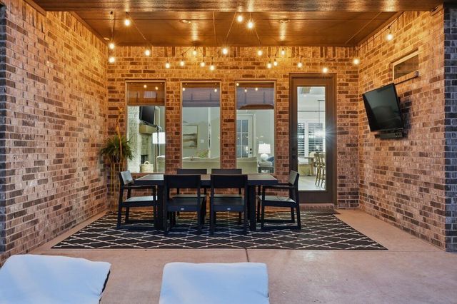 1202 N 14th Place, Wolfforth, TX 79382