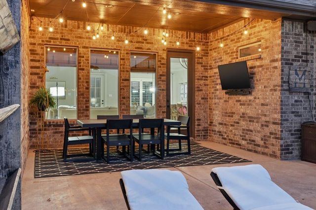 1202 N 14th Place, Wolfforth, TX 79382