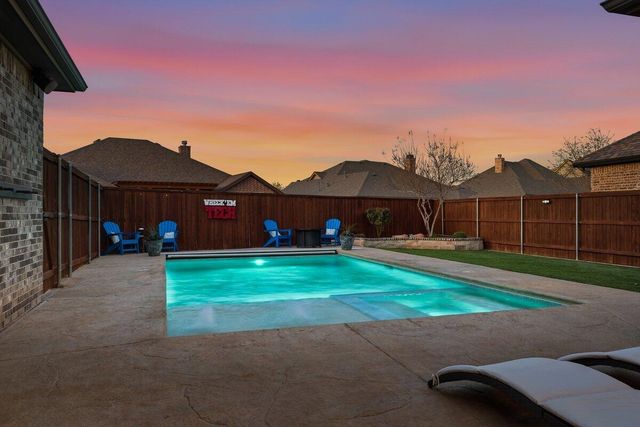 1202 N 14th Place, Wolfforth, TX 79382