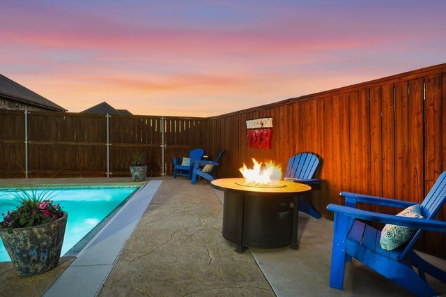 1202 N 14th Place, Wolfforth, TX 79382