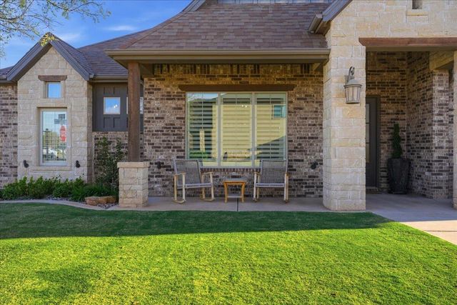 1202 N 14th Place, Wolfforth, TX 79382