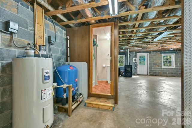 553 Morgan Branch Road, Marshall, NC 28753