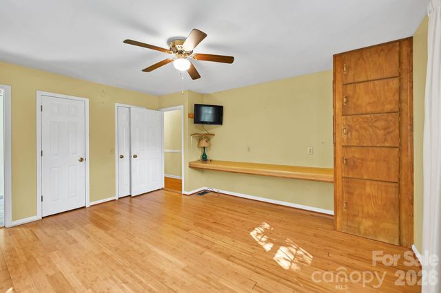 553 Morgan Branch Road, Marshall, NC 28753