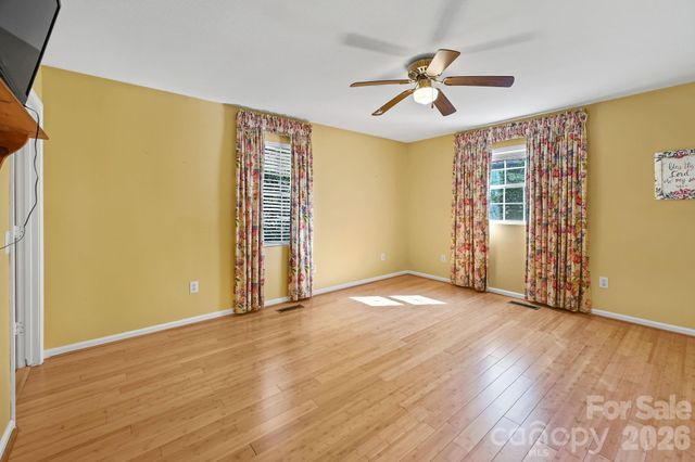 553 Morgan Branch Road, Marshall, NC 28753