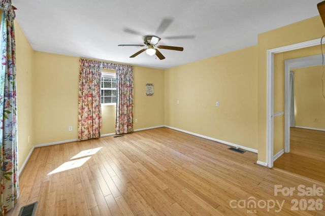 553 Morgan Branch Road, Marshall, NC 28753