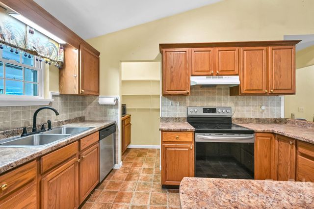 553 Morgan Branch Road, Marshall, NC 28753