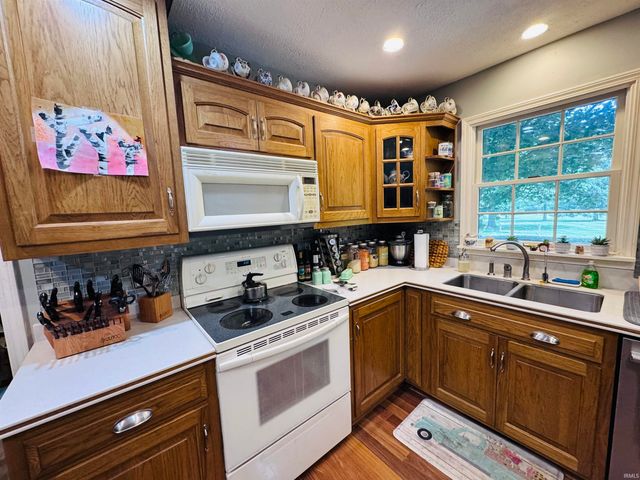 2960 Sycamore Lane, Bremen, IN 46506