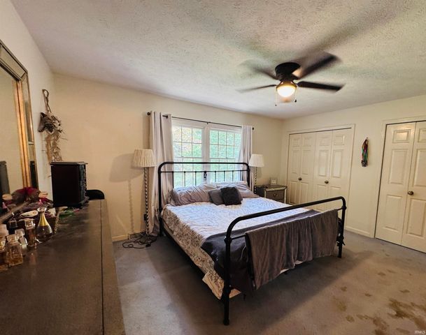 2960 Sycamore Lane, Bremen, IN 46506