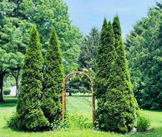 2960 Sycamore Lane, Bremen, IN 46506