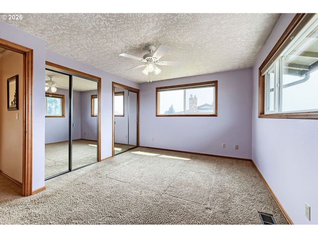 15207 Se ONDO RIVERA Dr, Damascus, OR 97089