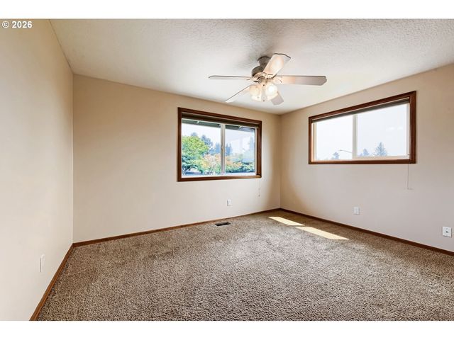 15207 Se ONDO RIVERA Dr, Damascus, OR 97089