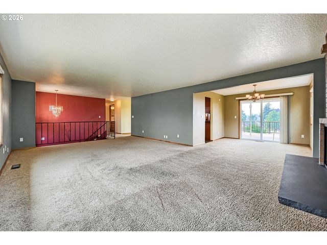 15207 Se ONDO RIVERA Dr, Damascus, OR 97089