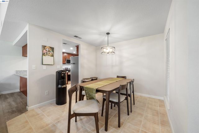1820 S Willow Creek Dr, Tracy, CA 95376