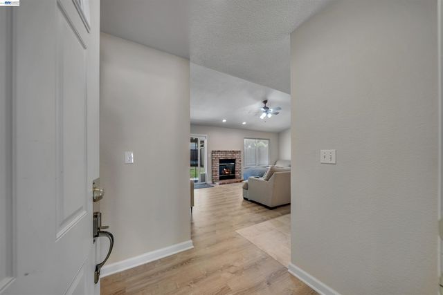 1820 S Willow Creek Dr, Tracy, CA 95376
