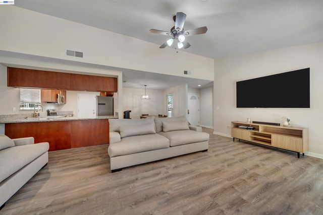 1820 S Willow Creek Dr, Tracy, CA 95376