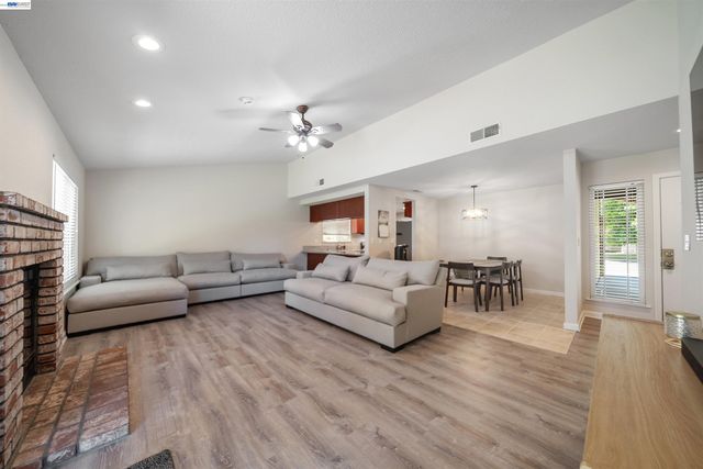 1820 S Willow Creek Dr, Tracy, CA 95376