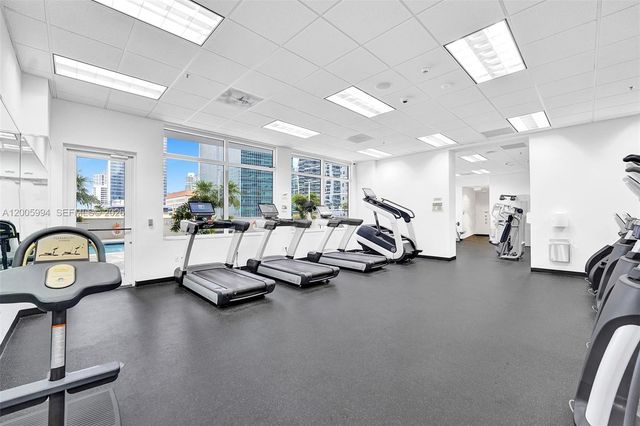 1200 Brickell Bay Dr 1910, Miami, FL 33131