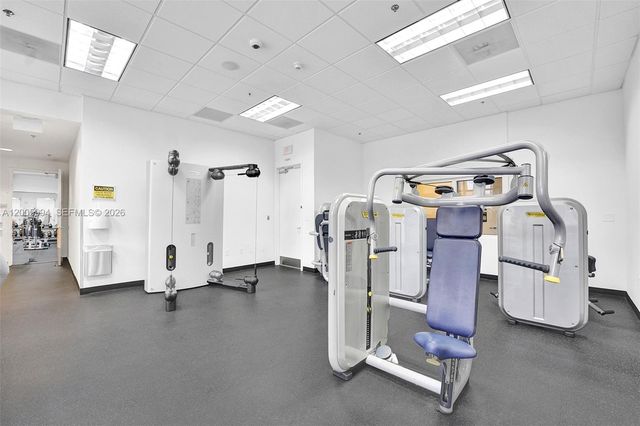 1200 Brickell Bay Dr 1910, Miami, FL 33131