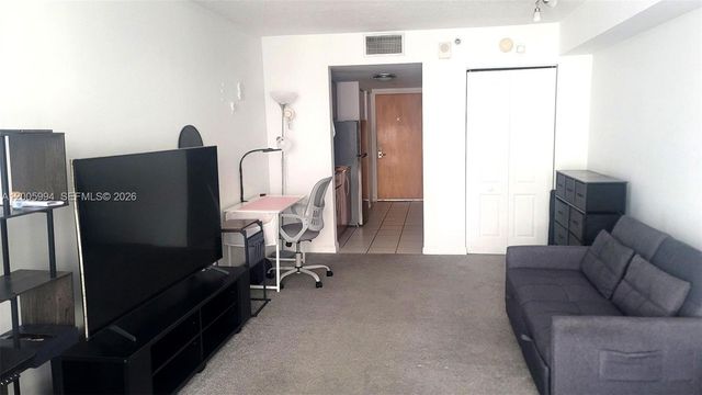 1200 Brickell Bay Dr 1910, Miami, FL 33131