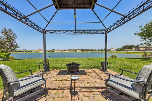 923 Bent Creek Drive, Fort Pierce, FL 34947
