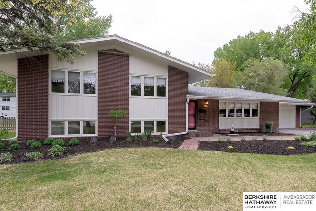 667 Dillon Drive, Omaha, NE 68132
