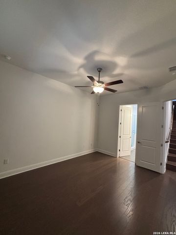 771 N Academy Ave, New Braunfels, TX 78130