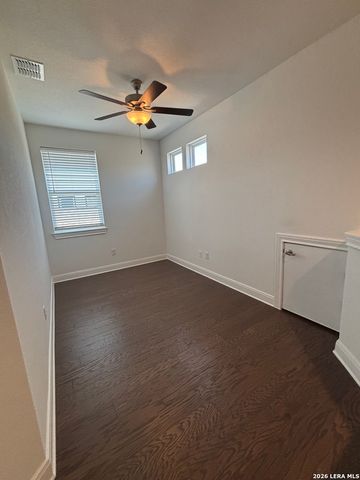 771 N Academy Ave, New Braunfels, TX 78130