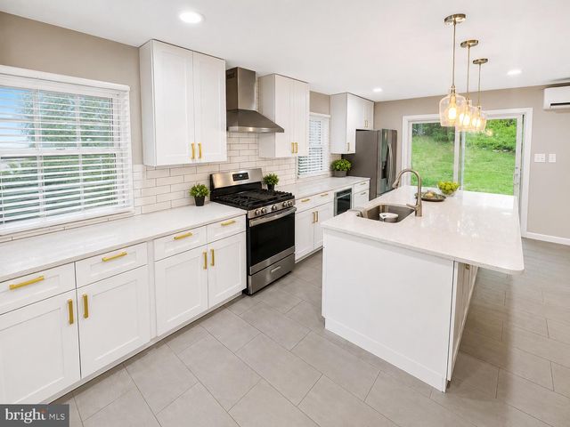 3506 BEVERLY DR, Annandale, VA 22003