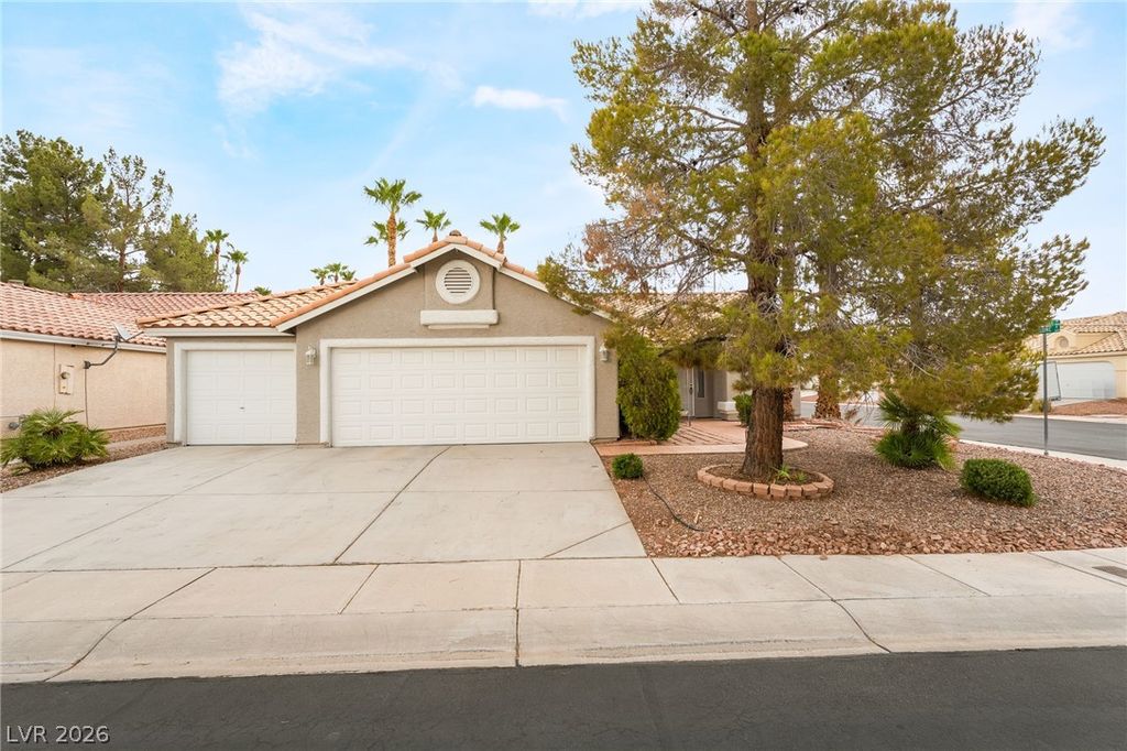 4866 Carefree Drive, Las Vegas, NV 89122 — photo 4