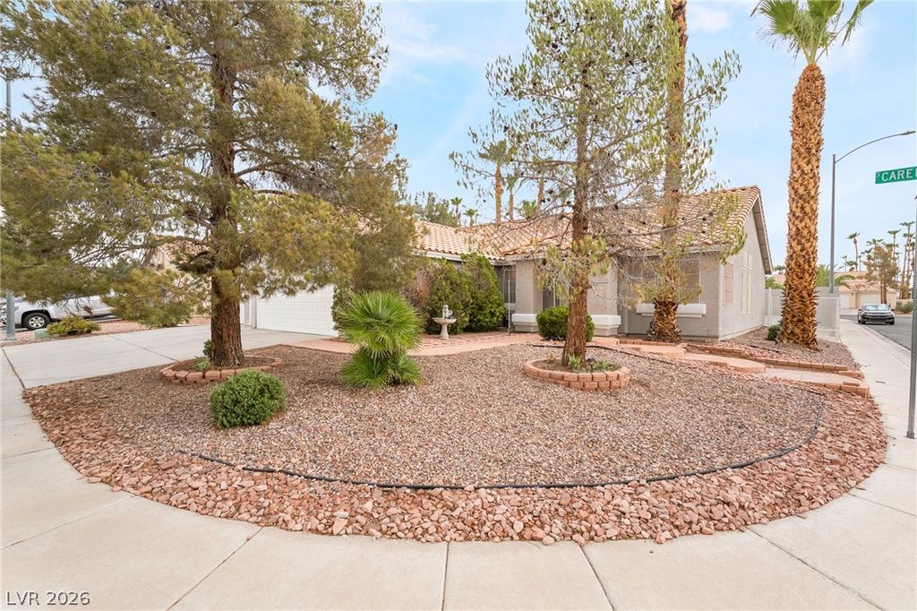 4866 Carefree Drive, Las Vegas, NV 89122 — photo 5