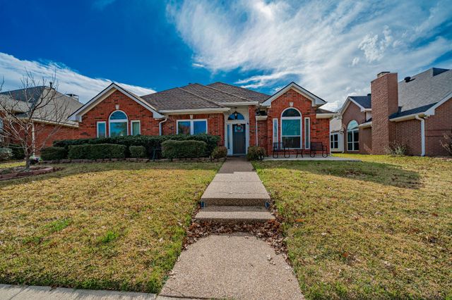 2102 Greenview Drive, Carrollton, TX 75010