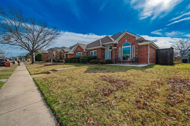 2102 Greenview Drive, Carrollton, TX 75010