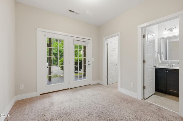 2801 Wilshire Hill Drive 105, Raleigh, NC 27604