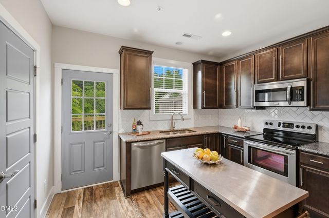 2801 Wilshire Hill Drive 105, Raleigh, NC 27604