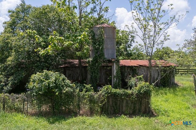 3508 Moulton Road, Gonzales, TX 78629