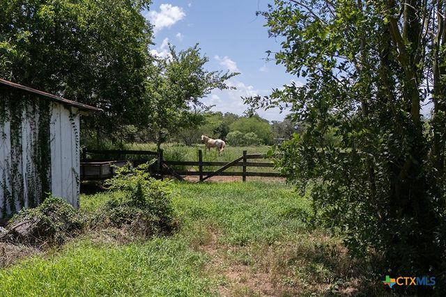 3508 Moulton Road, Gonzales, TX 78629