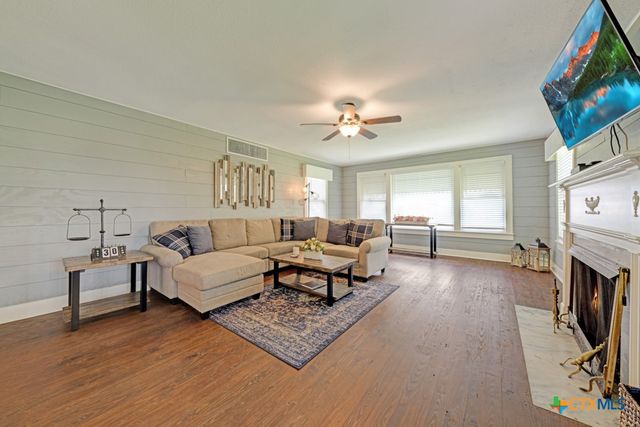 3508 Moulton Road, Gonzales, TX 78629