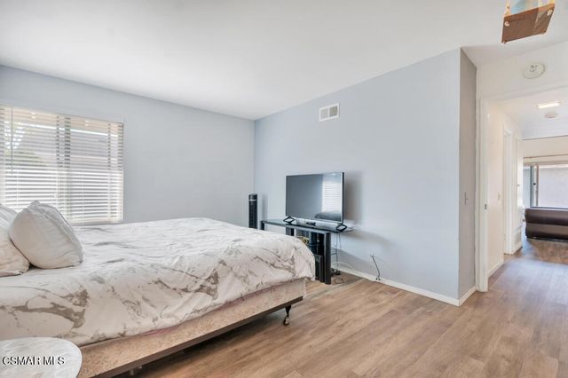 246 W Vineyard Avenue, Oxnard, CA 93036